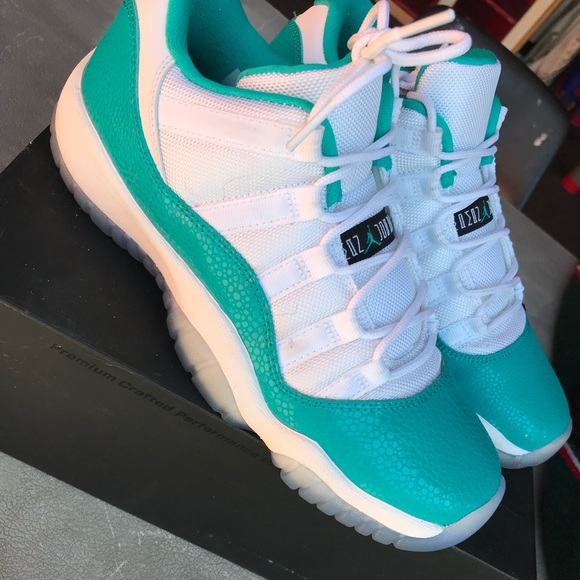 Jordan Shoes - Retro Jordan 11 Turbo Green Volt Ice